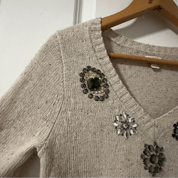 J. Crew Oatmeal Jeweled Lambs Wool Blend Pullover V-Neck Knit Sweater Size Small - Picture 4 of 14